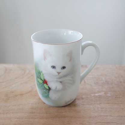 White cat with Christmas Holly Mug / Otagiri / Bob Harrison