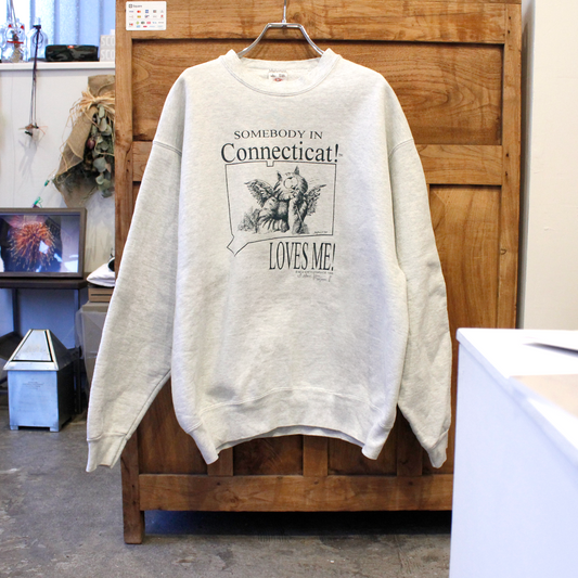 Somebody in Connecticat Loves Me Sweat / 90s / Made in USA