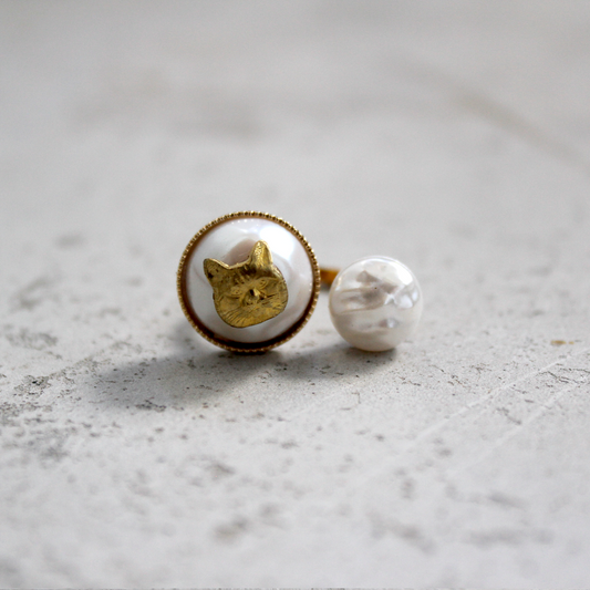 Grumpy Cat Ring / White