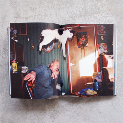 RAY’S A LAUGH [Signed] / Richard Billingham