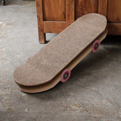 Cat Scratch Skateboard / SUCK UK